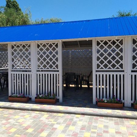 Гостиница "Атлант" Zaliznyi Port Exteriör bild