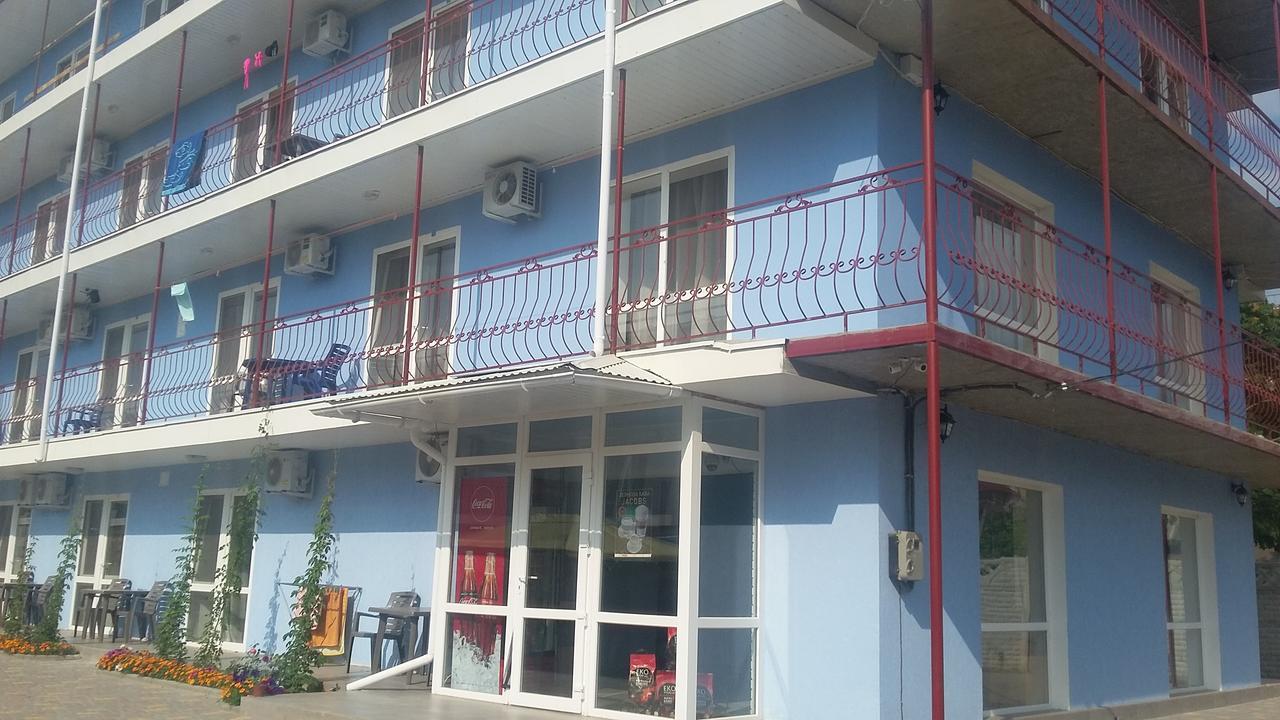 Гостиница "Атлант" Zaliznyi Port Exteriör bild